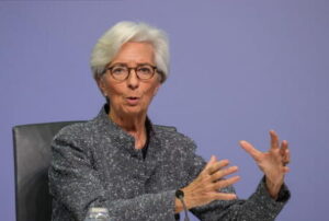 Bce: tassi tagliati di un quarto di punto. Borse positive