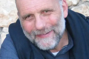 Scomparsa di padre Dall’Oglio: il corpo ritrovato in una fossa comune in Siria. La sorella: “Per me non è vero”