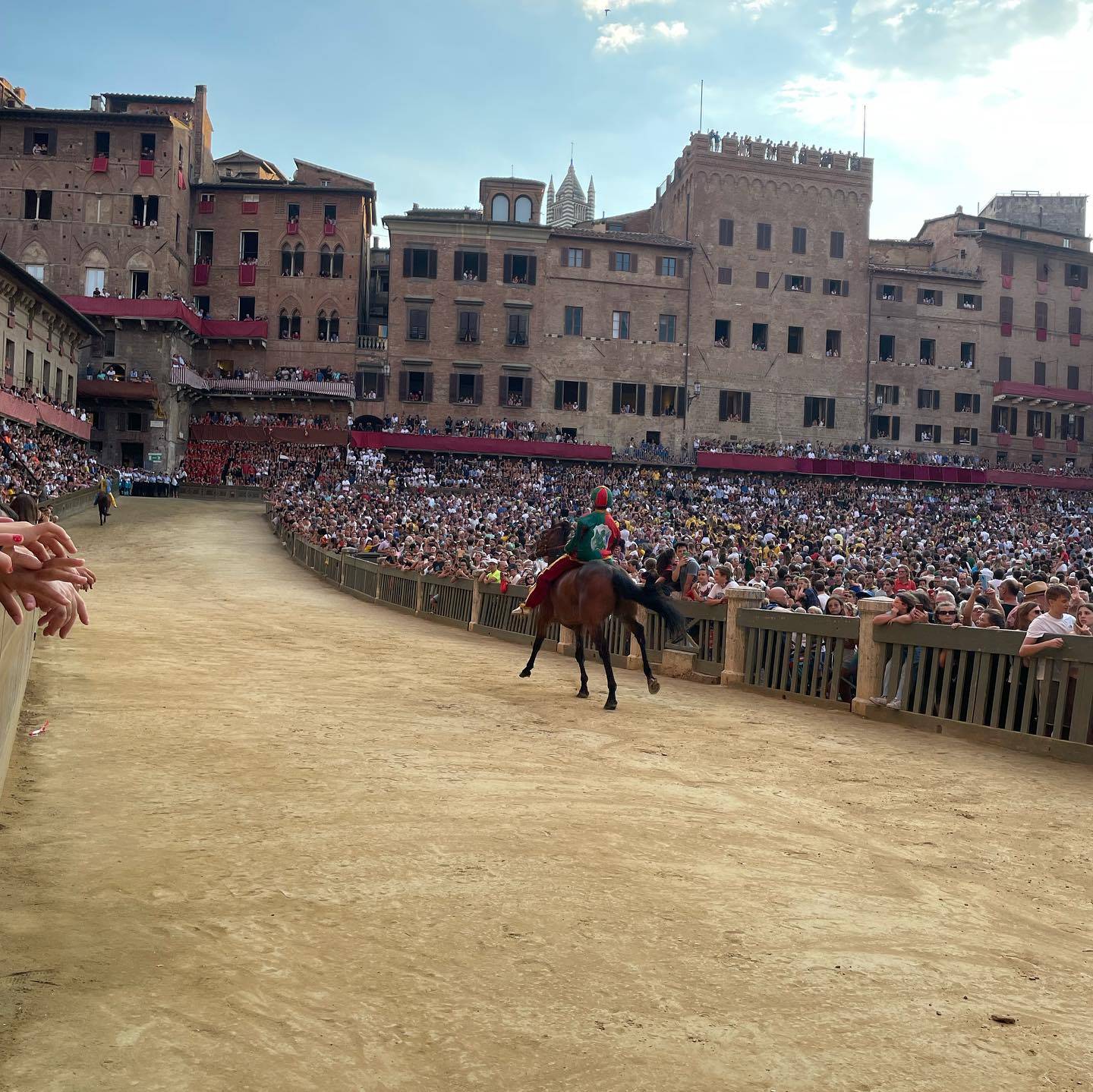 Palio di Siena: contrade, l’ordine ai canapi per le prove