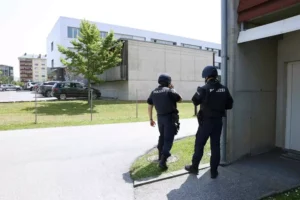 Austria: studente uccide otto persone in una scuola e si toglie la vita. Si considerava vittima di bullismo