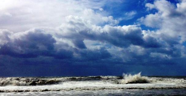 Vento forte e mare mosso in Toscana: allerta gialla fino a mezzanotte. Le zone più a rischio