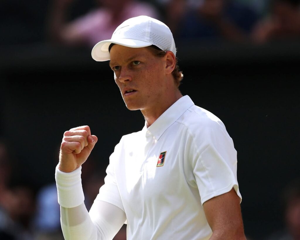 Sinner re di Wimbledon: la prima volta per un italiano. Battuto in 4 set lo “spauracchio” Alcaraz. Premiato dalla principessa Kate