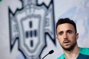 Calcio: morto in incidente stradale l’attaccante del Liverpool Diogo Jota