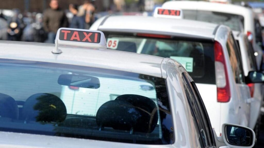 Sciopero taxi a Firenze: contro Ncc e abusivismo. Delegazioni in Prefettura e Comune